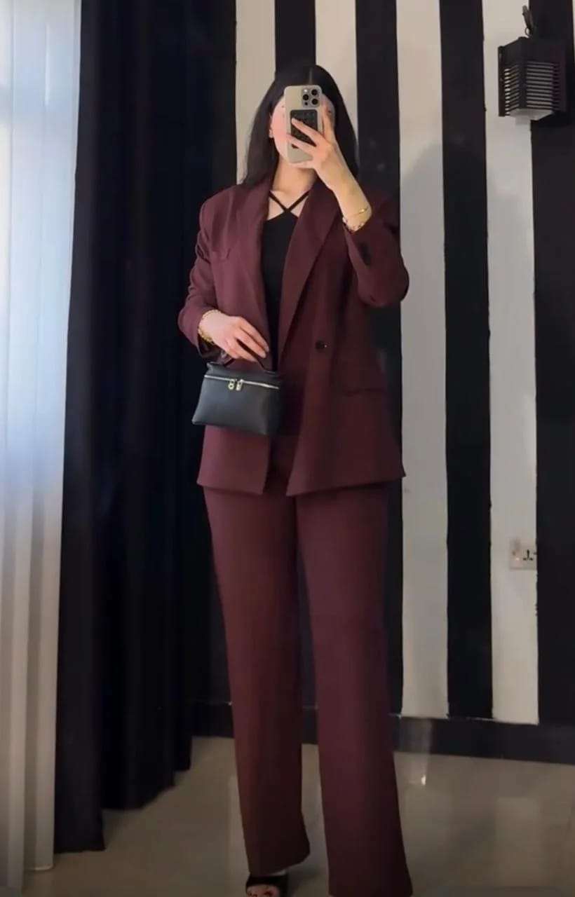 Ensemble Costume Rouge