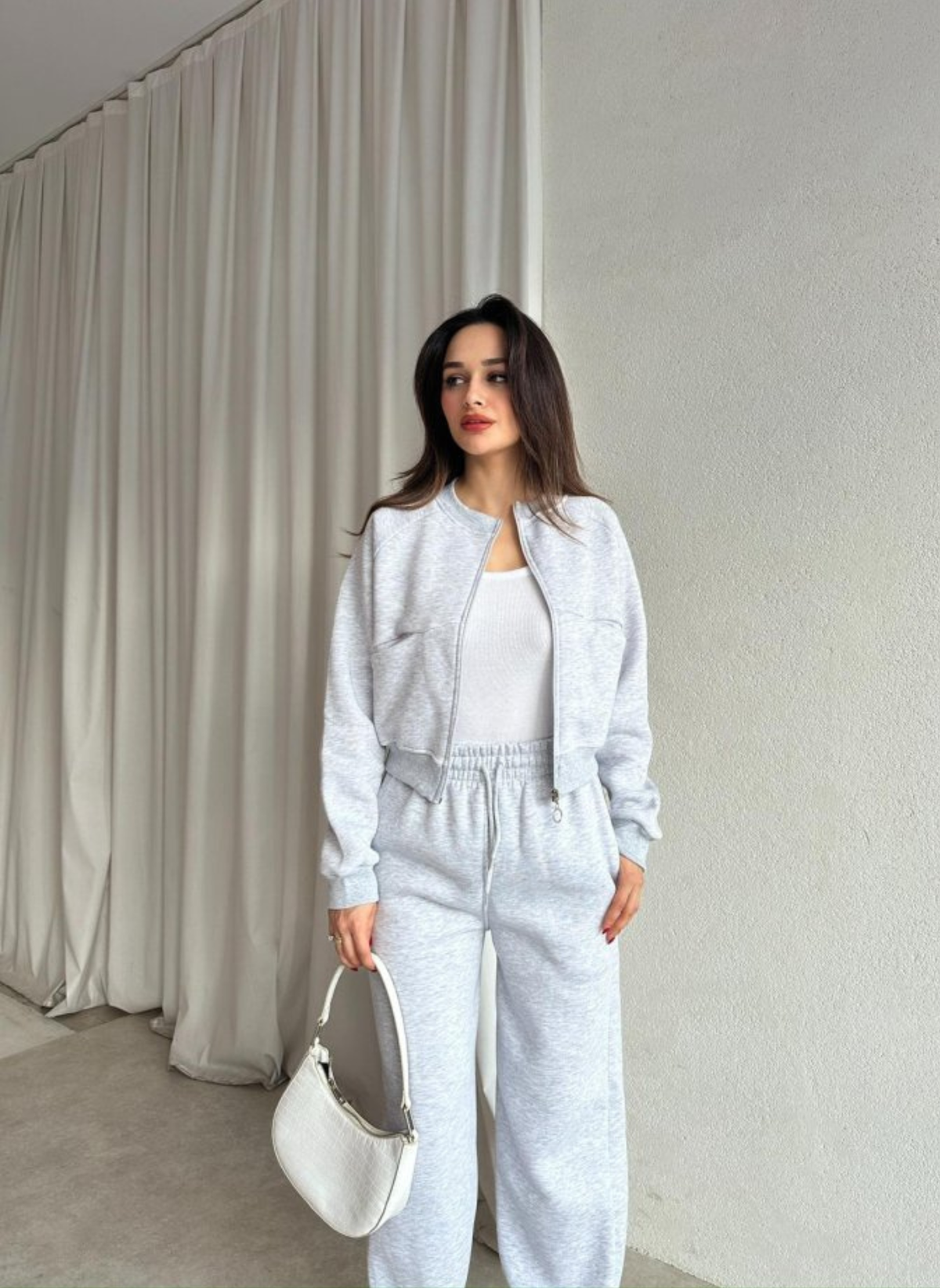 Ensemble sport gris