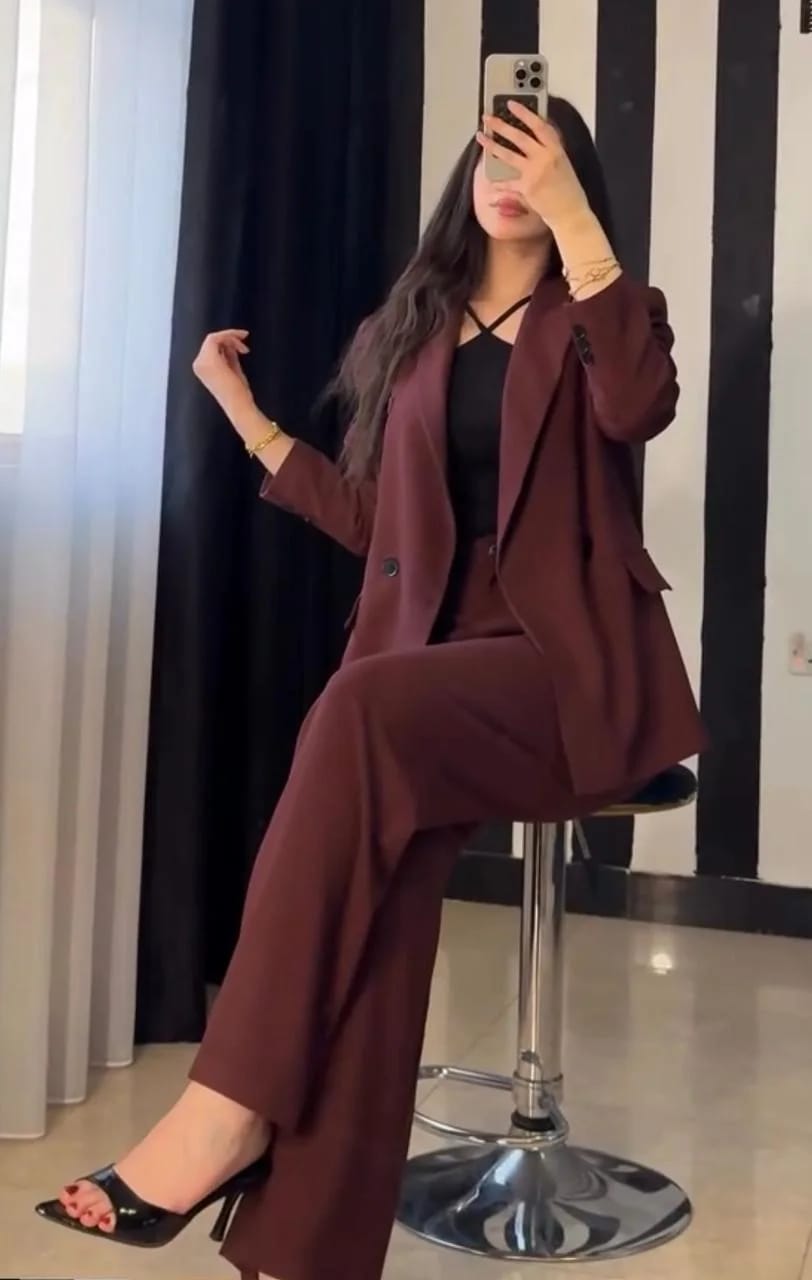 Ensemble Costume Rouge